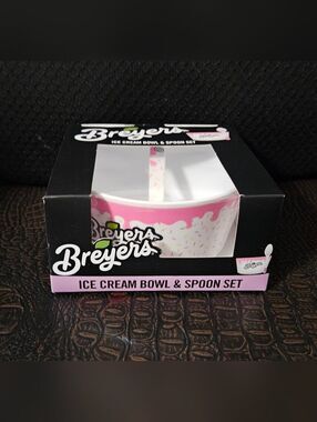 Breyers Pink Ice Cream Bowl & Spoon Set